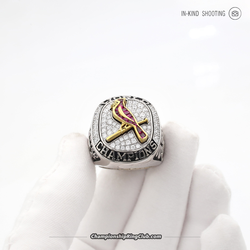 Sold at Auction: St. Louis Cardinals 2011 Championship Ring