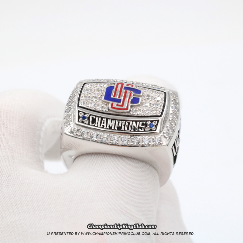 UCONN Huskies College Basketball Championship Ring (2004